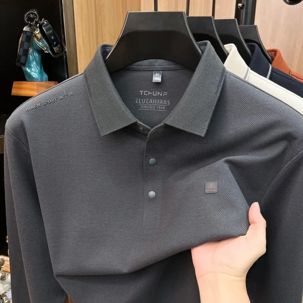[Kelon] Long sleeves🎁Free BMW keychain🔑26 Autumn and Winter New Arrival high quality men's lapel POLO long sleeves, made of high quality mercerized cotton fabric, fashionable and elegant, warm and comfortable, delicate and textured to the touch, all details are made with advanced hardware craftsmanship LOGO on the chest, excellent reflection of three-dimensionality, in line with the brand's consistent design style ️Fashionable T-shirt with excellent upper body effect ️It can be worn casually or for business, and it can be worn alone without any problem! Sizes: M-4XL (maximum weight can be worn), please state your height and weight when placing an order.